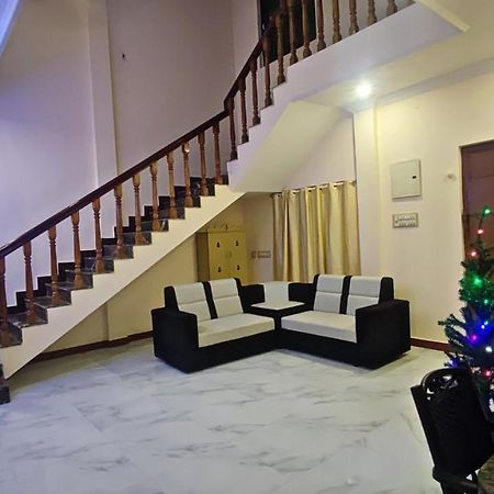 Le Cadillac Bungalow Puducherry Buitenkant foto