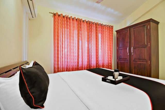 Le Cadillac Bungalow Puducherry Buitenkant foto