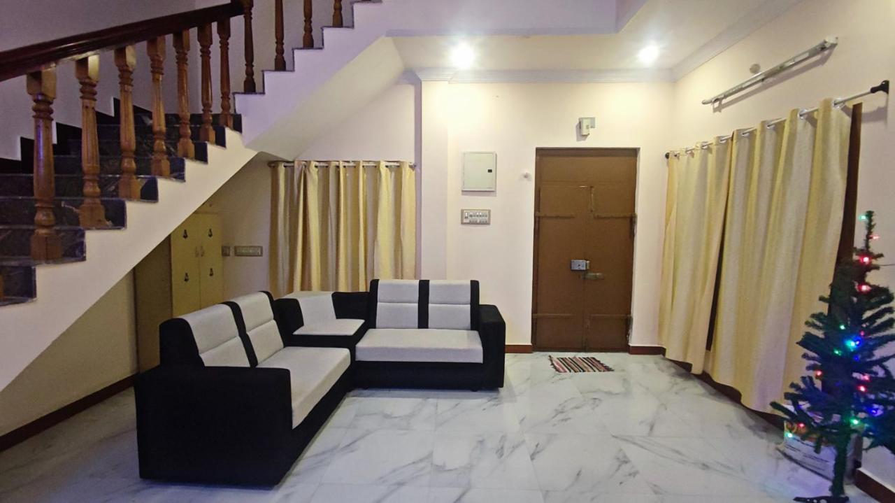 Le Cadillac Bungalow Puducherry Buitenkant foto