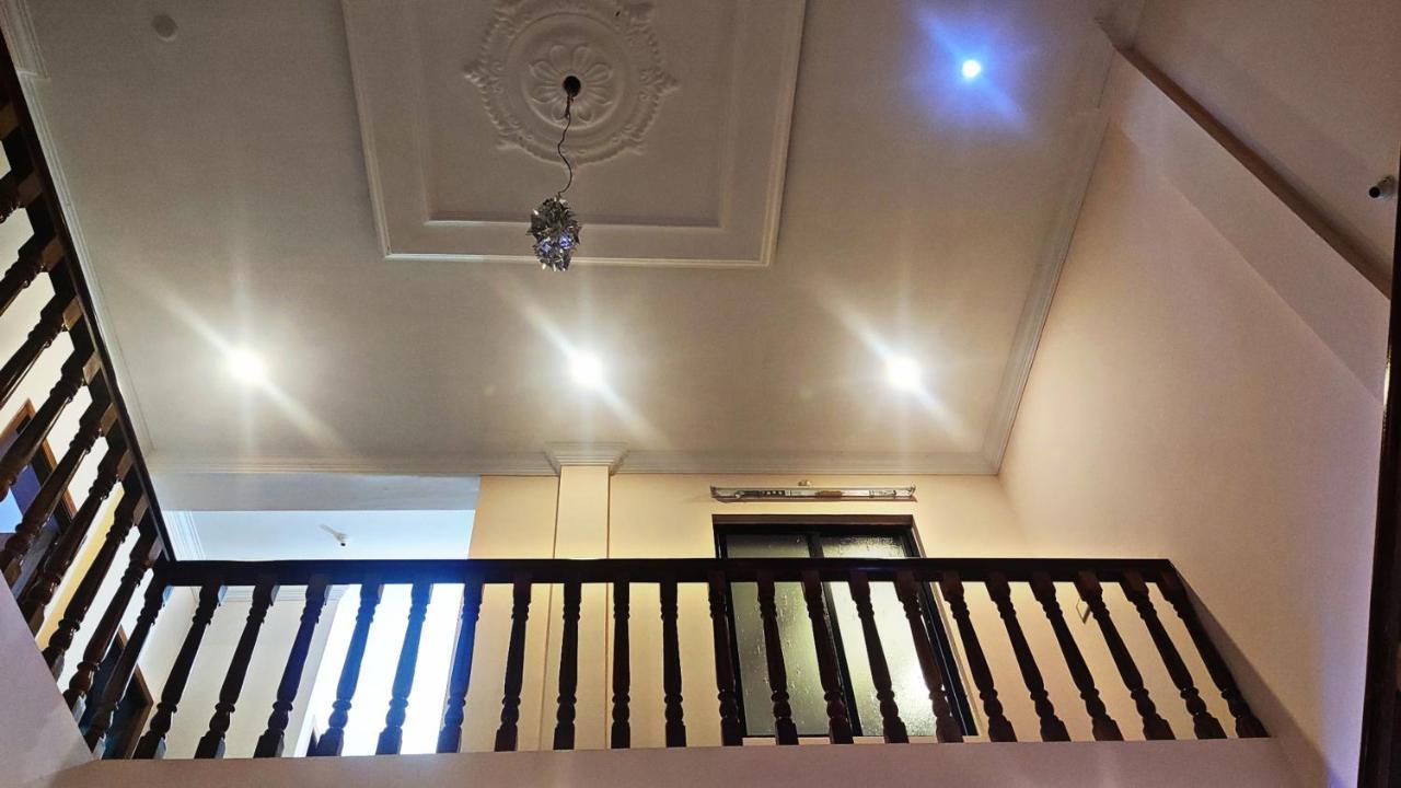 Le Cadillac Bungalow Puducherry Buitenkant foto