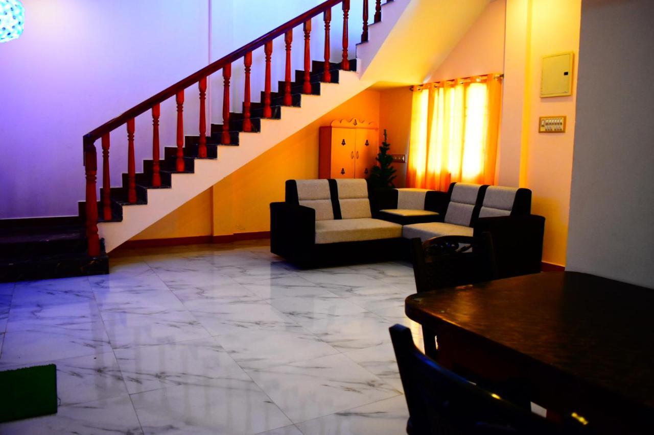 Le Cadillac Bungalow Puducherry Buitenkant foto