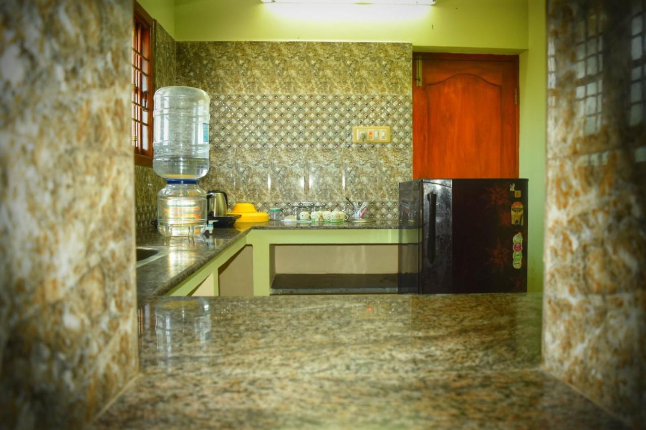 Le Cadillac Bungalow Puducherry Buitenkant foto
