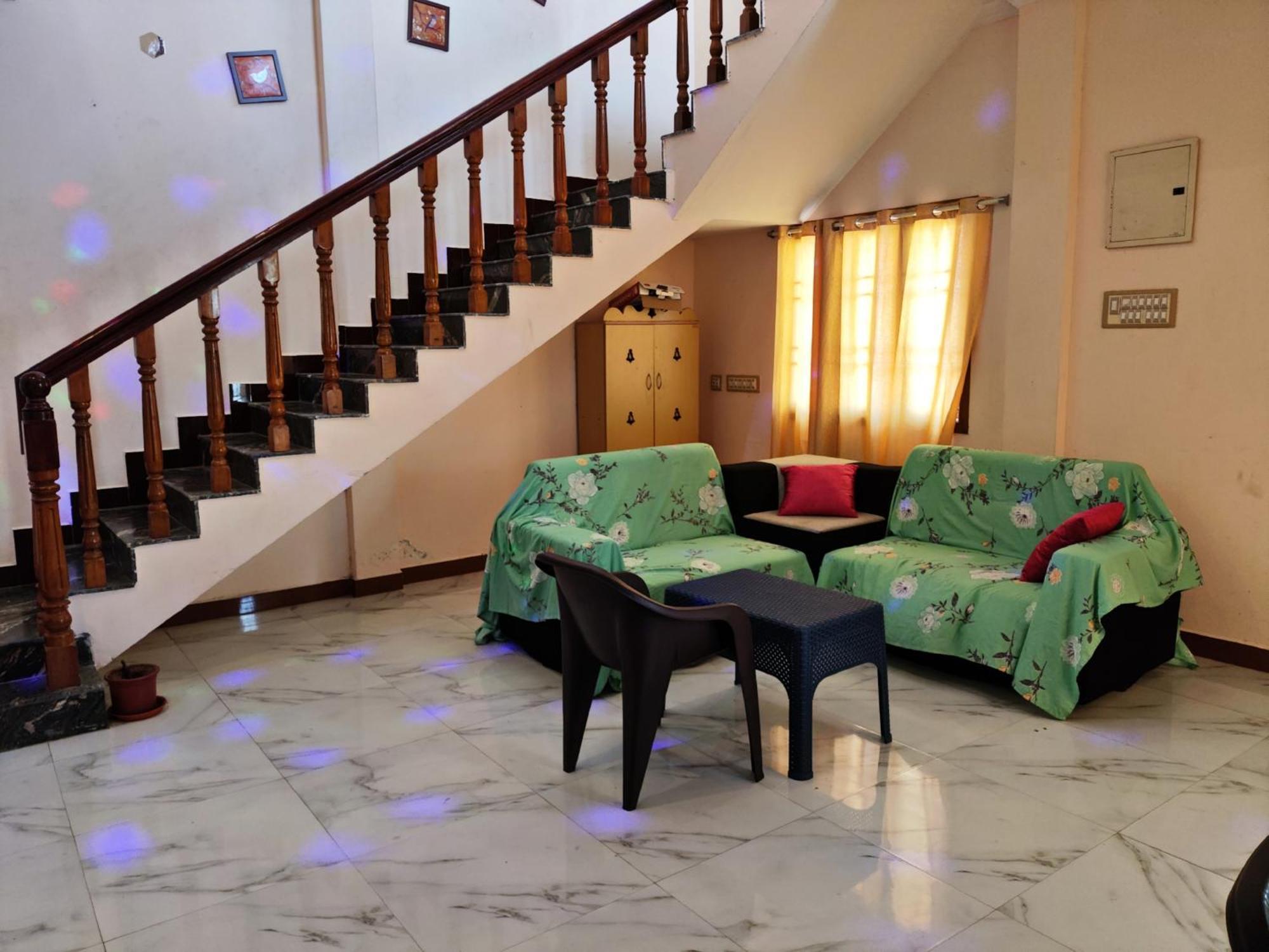 Le Cadillac Bungalow Puducherry Buitenkant foto