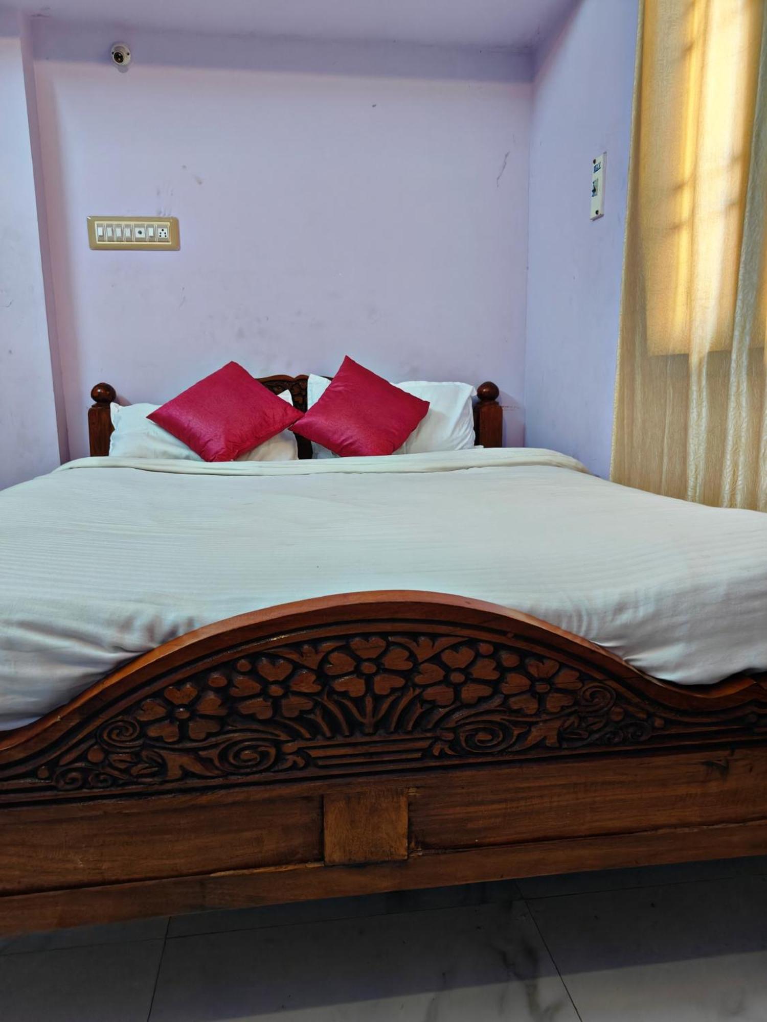Le Cadillac Bungalow Puducherry Buitenkant foto